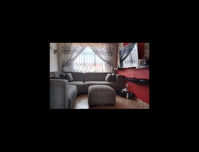 3 BEDROOM HOUSE FOR SALE IN THERESAPARK